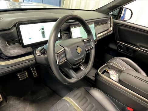 Used 2022 Rivian R1T Adventure image 8