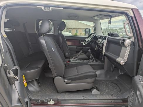 Used 2007 Toyota FJ Cruiser 4WD image 11