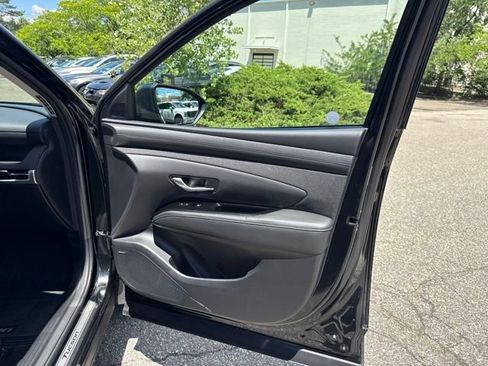 Used 2025 Hyundai Tucson Limited AWD/4WD image 28