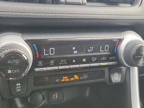 Certified 2025 Toyota RAV4 XLE AWD/4WD image 28