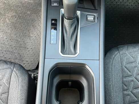 Certified 2025 Nissan Kicks SV image 27