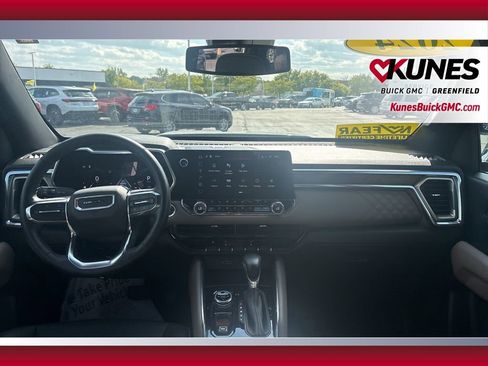 Used 2024 GMC Canyon Denali image 40