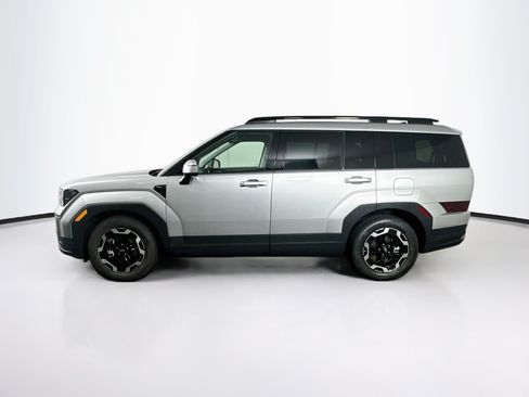 Used 2025 Hyundai Santa Fe SEL FWD image 4