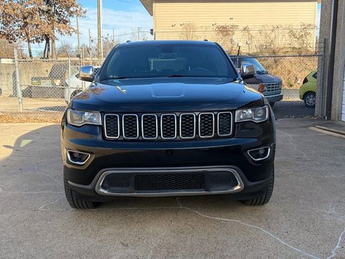 Used 2017 Jeep Grand Cherokee Limited image 2