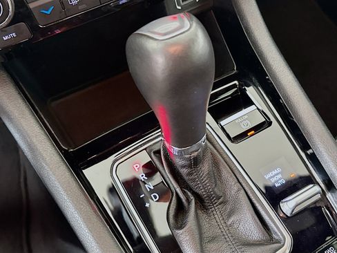 Used 2025 Jeep Compass Limited image 24