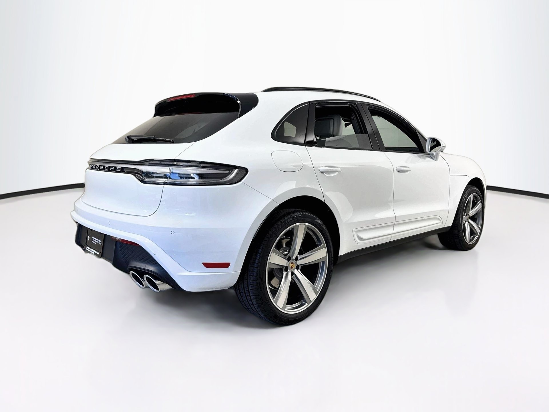 Used 2024 Porsche Macan AWD/4WD image 7