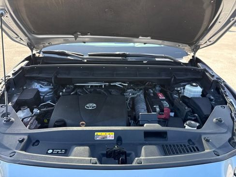 Used 2021 Toyota Highlander XLE FWD image 32