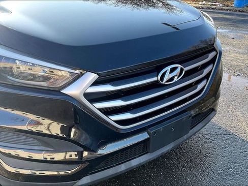 Used 2018 Hyundai Tucson SE image 29