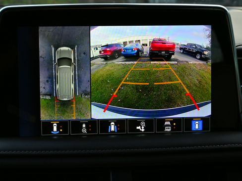 Used 2022 Chevrolet Tahoe Z71 w/ Luxury Package image 16