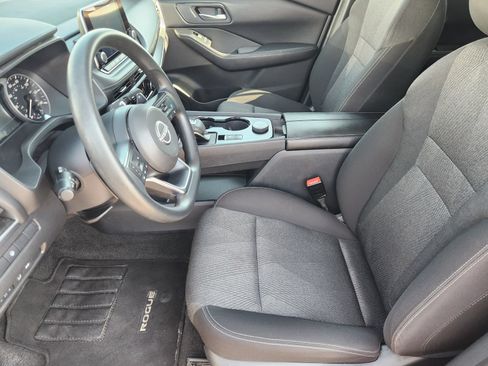 Used 2024 Nissan Rogue SV AWD/4WD image 16