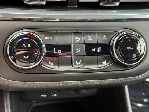 Used 2024 Buick Envista Preferred FWD image 22