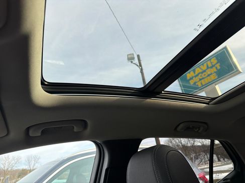 Used 2023 Buick Encore GX Essence w/ Experience Buick Package image 28