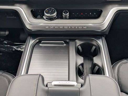 New 2026 Ford Expedition Max Platinum w/ Driver's Package image 19