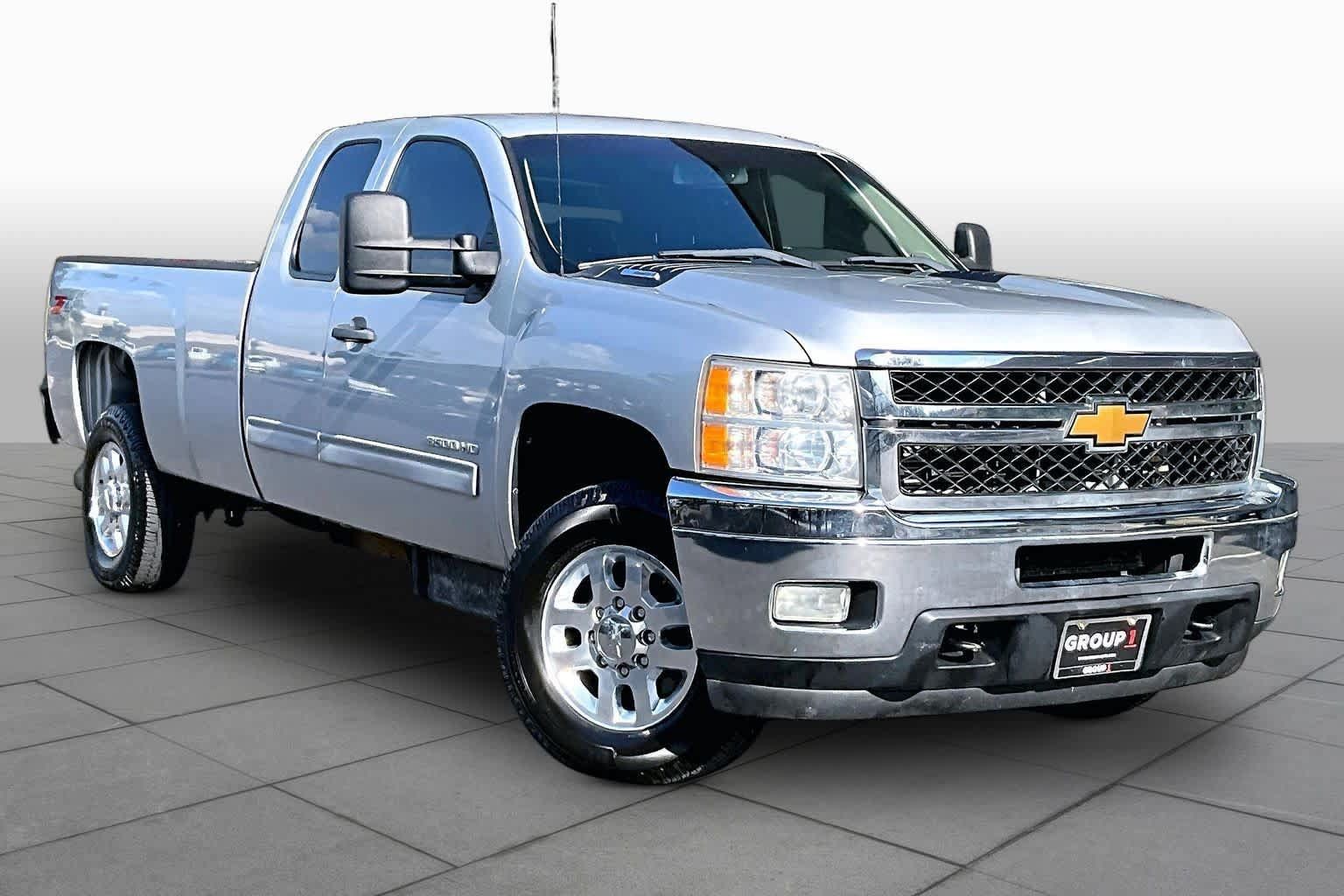 Used 2013 Chevrolet Silverado 3500 LT w/ Interior Plus Package AWD/4WD image 3