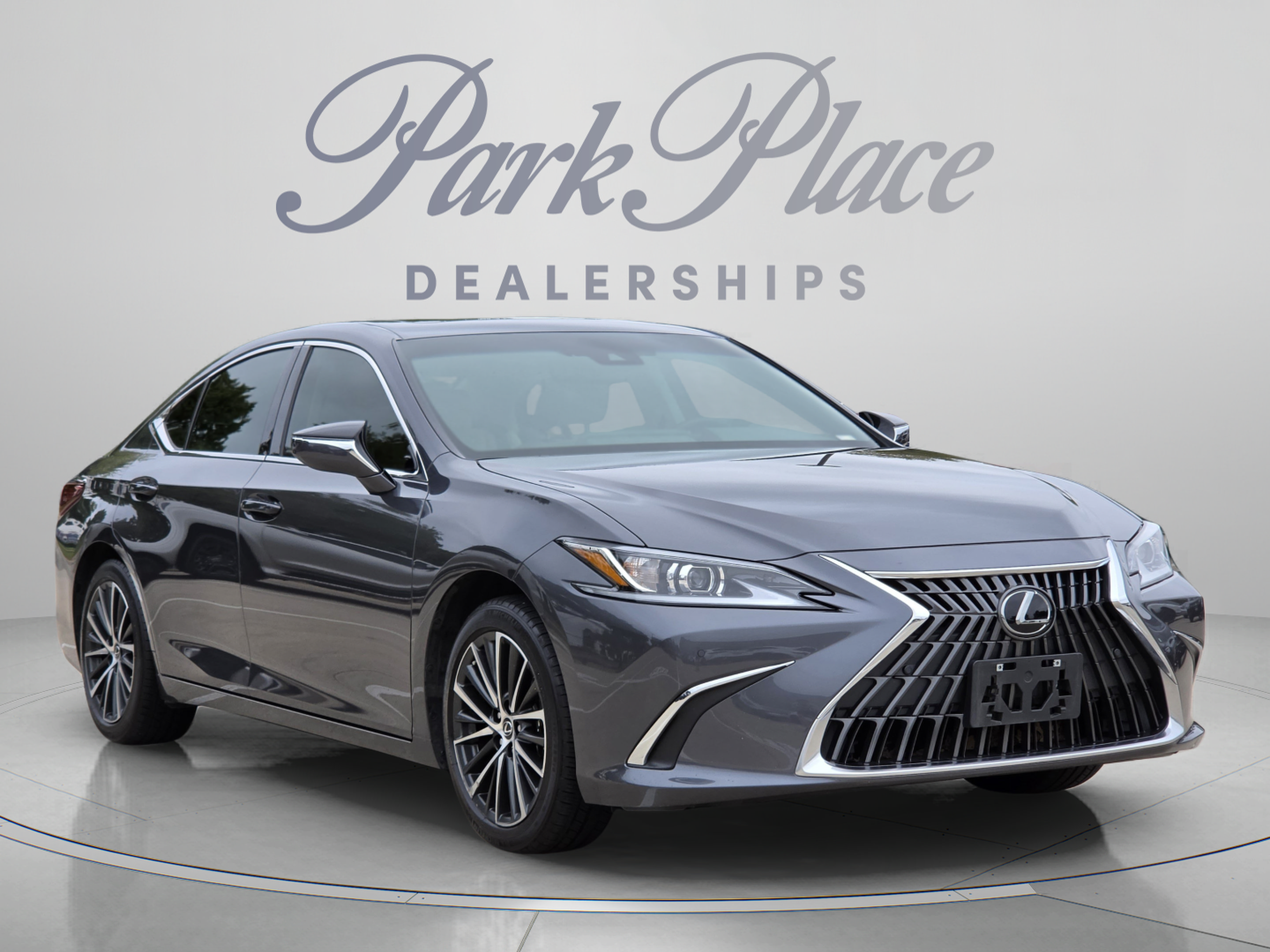 Used 2024 Lexus ES 350 w/ Premium Package FWD image 4