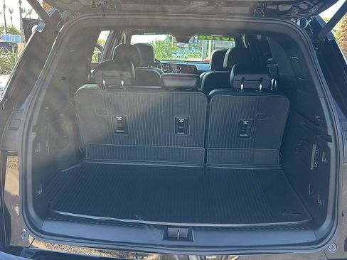 Used 2025 Chevrolet Traverse RS w/ LPO, Floor Liner Package FWD image 27
