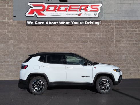 New 2026 Jeep Compass Trailhawk image 4