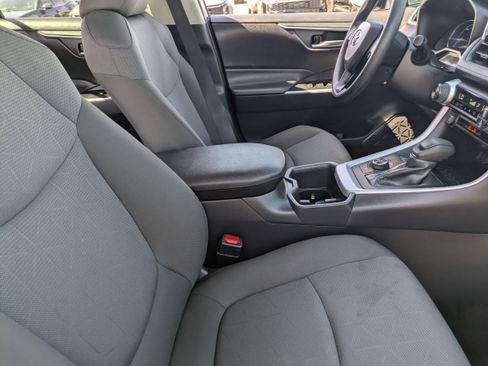 Used 2025 Toyota RAV4 XLE image 12