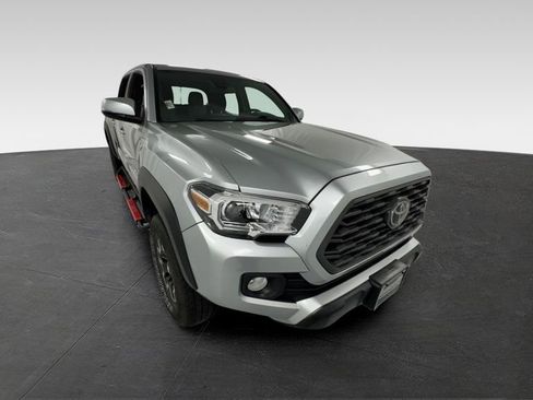 Used 2022 Toyota Tacoma TRD Off-Road AWD/4WD image 1