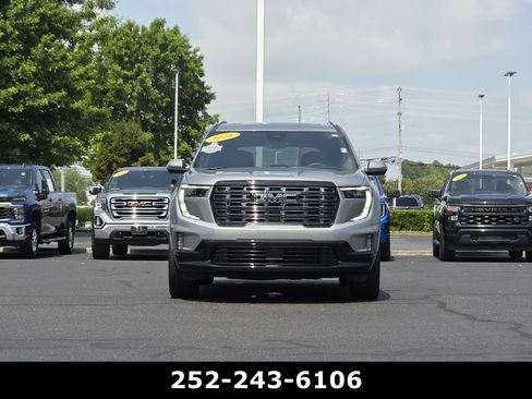 Used 2026 GMC Acadia Denali Ultimate w/ LPO, Floor Liner Package AWD/4WD image 2