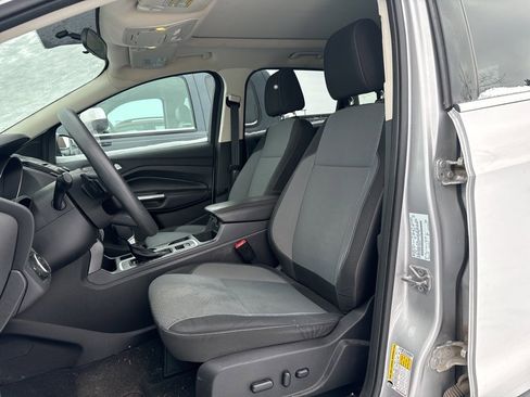 Used 2017 Ford Escape SE w/ SE Cold Weather Package image 5