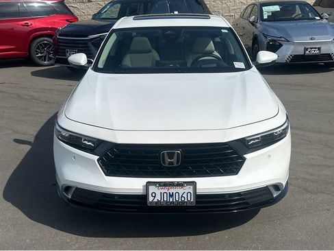 Used 2024 Honda Accord Touring image 3