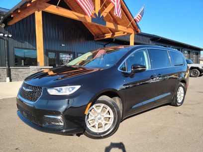 Used 2024 Chrysler Pacifica Touring-L