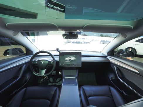 Used 2023 Tesla Model 3 Performance image 26