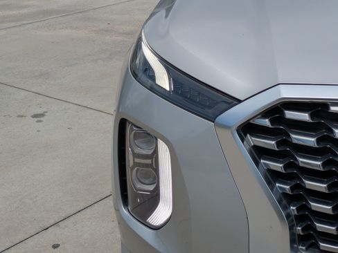 Used 2021 Hyundai Palisade Limited FWD image 7