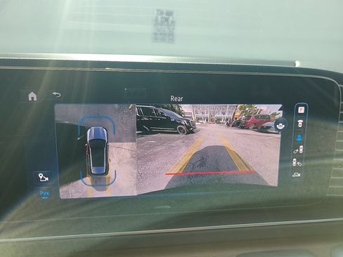 Used 2024 Mercedes-Benz GLE 350 4MATIC image 32