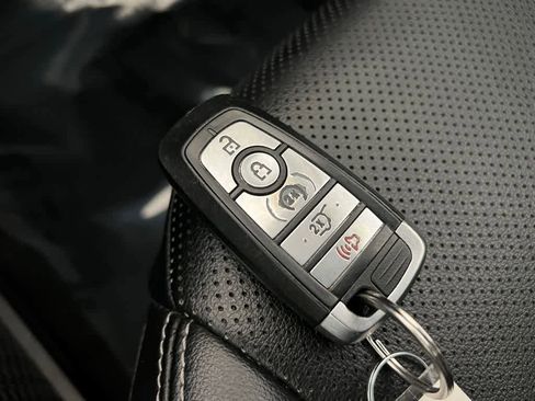 Used 2020 Ford Escape SEL image 33