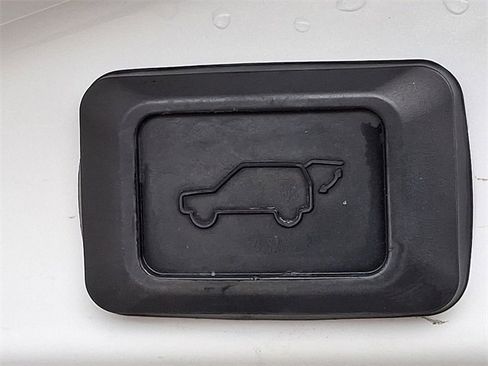 Used 2017 Toyota RAV4 Limited image 26