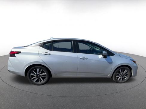 Used 2025 Nissan Versa SV FWD image 16