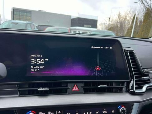 Used 2025 Kia Sportage EX w/ Premium Package image 27