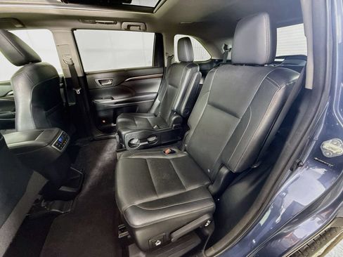 Used 2014 Toyota Highlander Limited Platinum FWD image 29