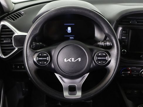 Used 2023 Kia Soul LX w/ LX Technology Package image 36