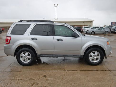 Used 2011 Ford Escape XLT AWD/4WD image 5