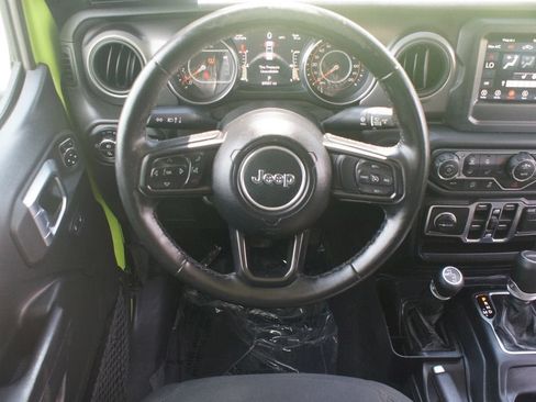 Used 2021 Jeep Gladiator Sport AWD/4WD image 5