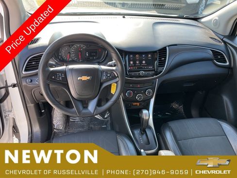 Used 2022 Chevrolet Trax LT AWD/4WD image 24