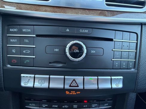 Used 2016 Mercedes-Benz E 350 4MATIC Sedan w/ Premium Package image 27