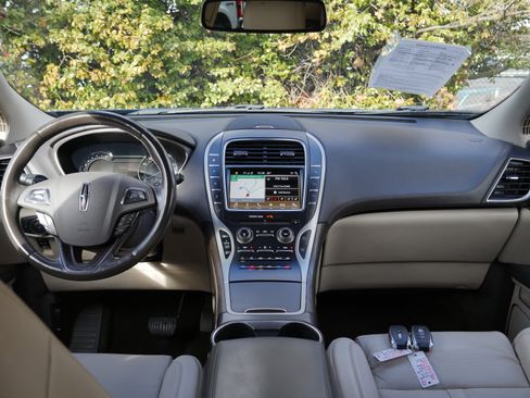 Used 2018 Lincoln MKX Reserve image 9