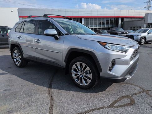 Used 2021 Toyota RAV4 Limited AWD/4WD image 7