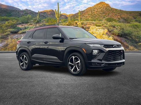 Used 2022 Chevrolet TrailBlazer RS w/ Technology Package image 2