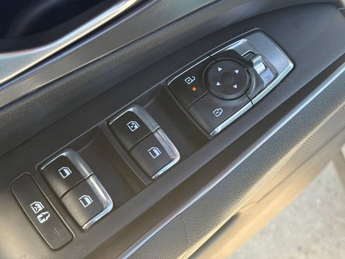 Certified 2024 Kia Sorento EX w/ Panoramic Sunroof Package FWD image 19