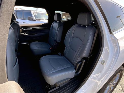 Used 2023 Buick Enclave Premium image 24