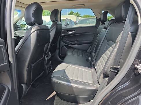 Used 2018 Ford Edge SEL w/ Equipment Group 201A AWD/4WD image 17