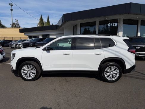 Used 2024 GMC Acadia Elevation AWD/4WD image 2