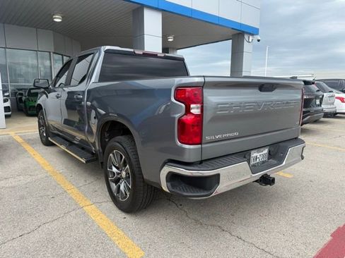 Used 2021 Chevrolet Silverado 1500 LT image 2