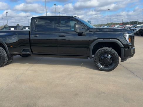 Used 2025 GMC Sierra 3500 Denali w/ Denali Reserve Package image 9