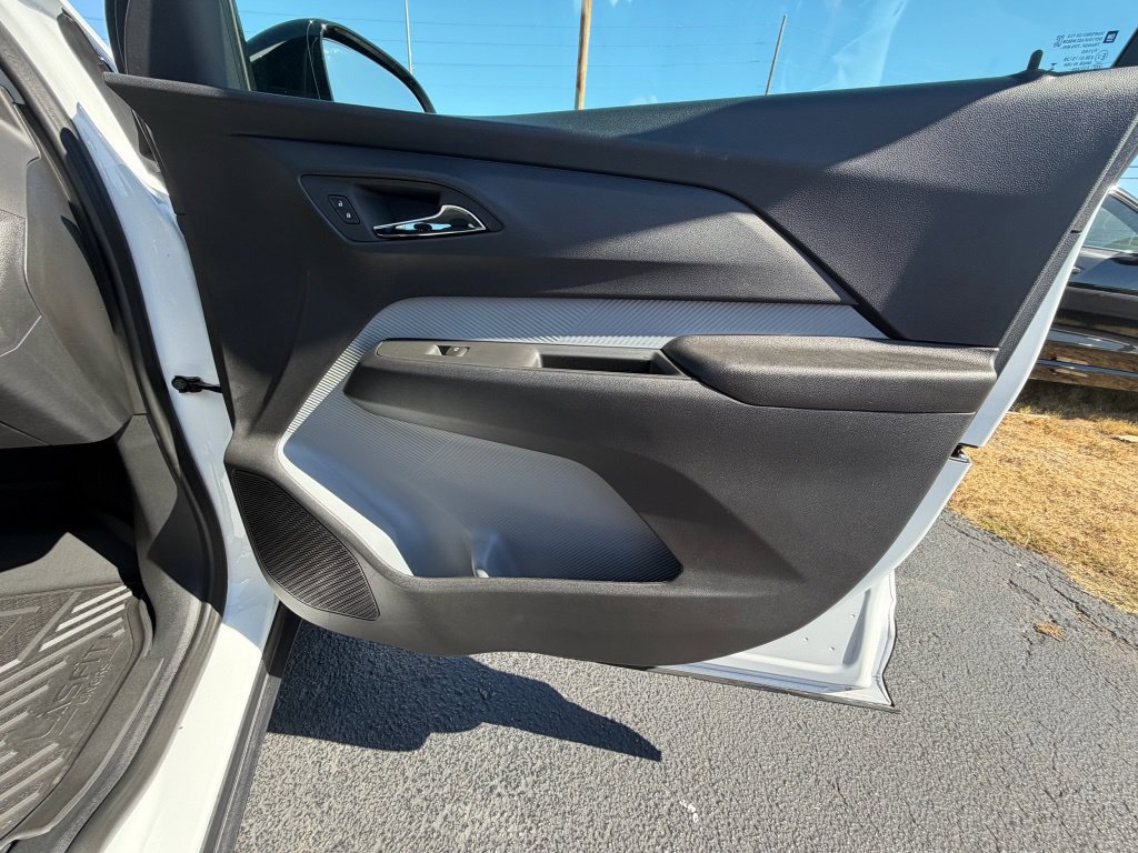 Used 2027 Chevrolet Bolt LT FWD image 17